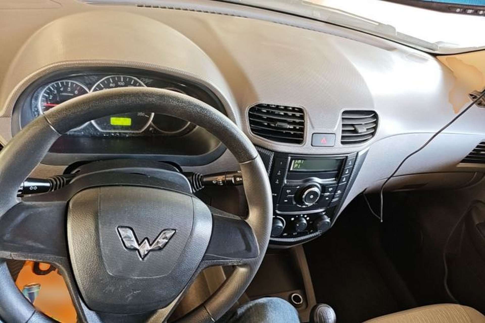 Used Wuling Hongguang 2015 1.5L S Basic Version China V Standard Center Console