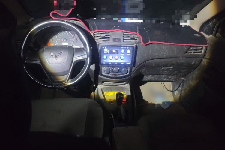 Used Wuling Hongguang 2015 1.5L S Basic Version China V Standard Center Console