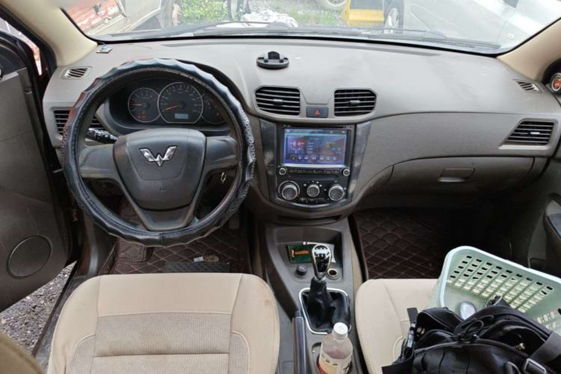 Used Wuling Hongguang 2015 1.5L S Base Model China IV Center Console