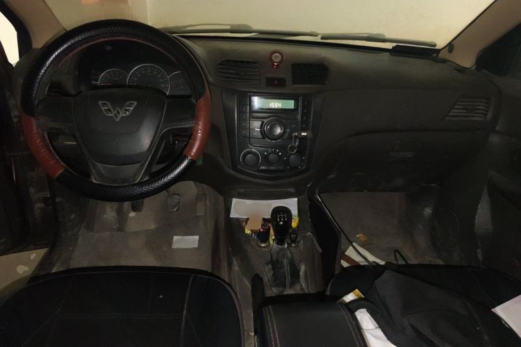 Used Wuling Hongguang 2015 1.5L S Basic Version China V Standard Center Console