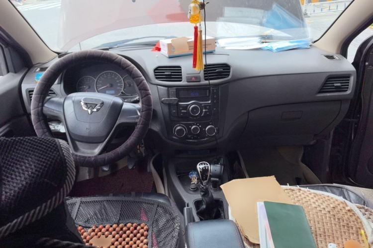 Used Wuling Hongguang 2015 1.5L S Basic Version China V Standard Center Console