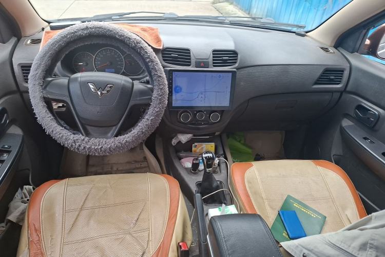 Used Wuling Hongguang 2015 1.5L S Base Model China IV Center Console