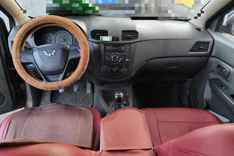Used Wuling Hongguang 2015 1.2L S Base Model China IV Center Console