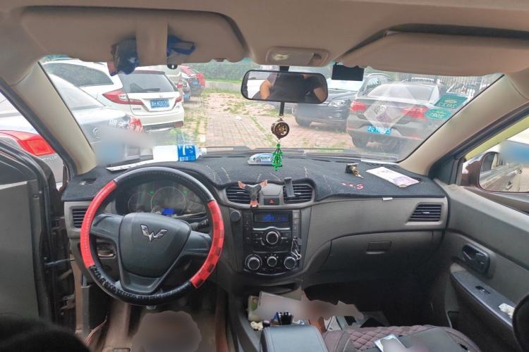 Used Wuling Hongguang 2015 1.5L S Basic Version China V Standard Center Console