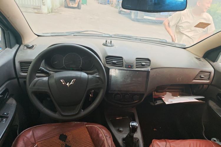 Used Wuling Hongguang 2015 1.2L S Base Model China V Standard Center Console
