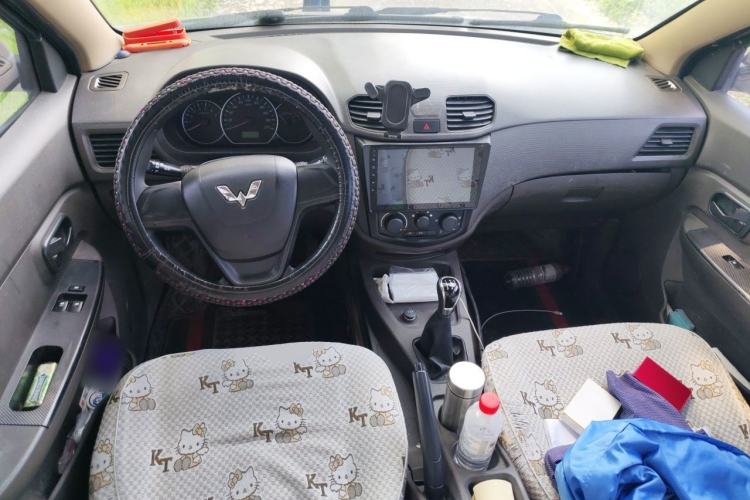 Used Wuling Hongguang 2015 1.5L S Basic Version China V Standard Center Console