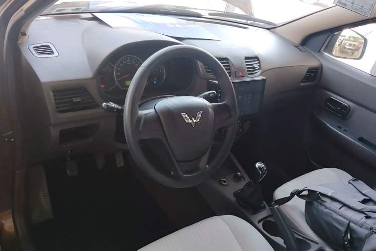 Used Wuling Hongguang 2015 1.5L S Basic Version China V Standard Center Console