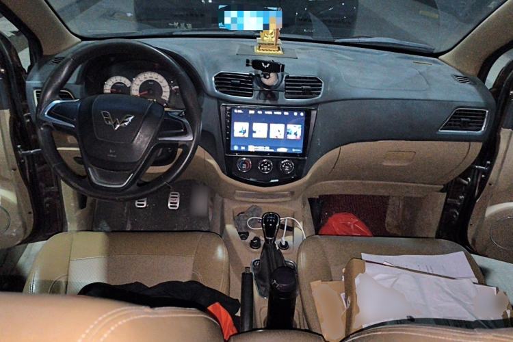 Used Wuling Hongguang 2015 1.5L S Basic Version China V Standard Center Console