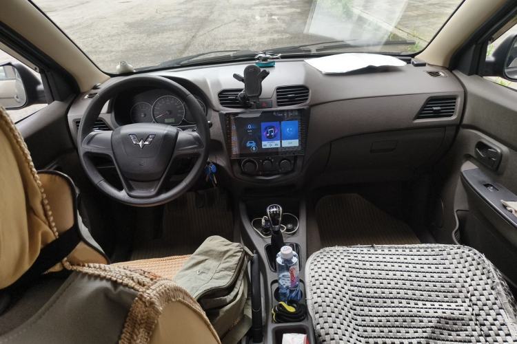 Used Wuling Hongguang 2015 1.2L S Base Model China IV Center Console