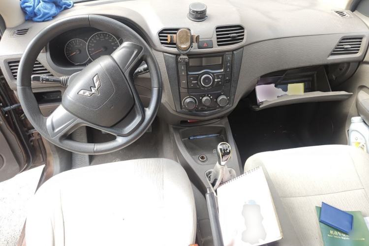Used Wuling Hongguang 2015 1.2L S Base Model China V Standard Center Console