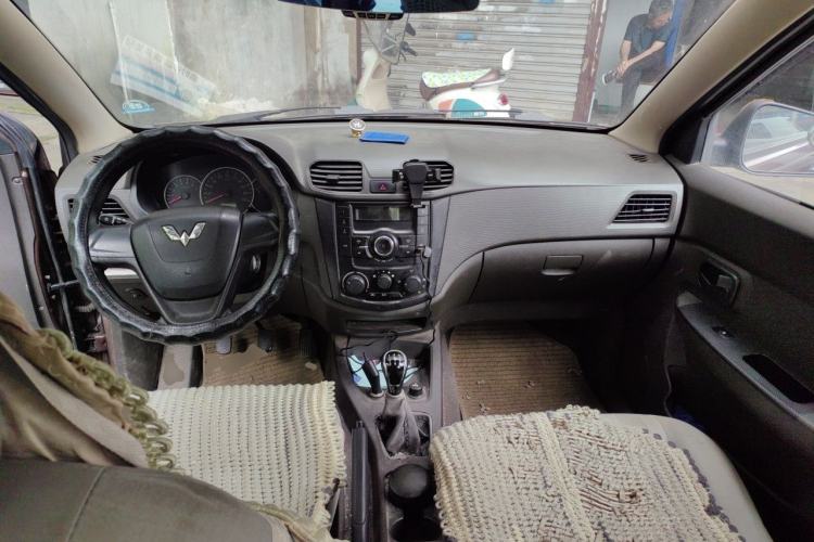 Used Wuling Hongguang 2015 1.2L S Base Model China IV Center Console