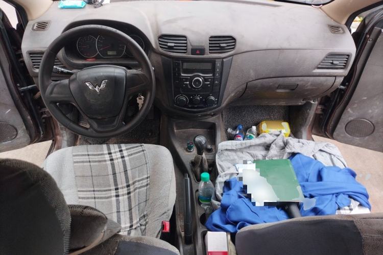 Used Wuling Hongguang 2015 1.2L S Base Model China V Standard Center Console