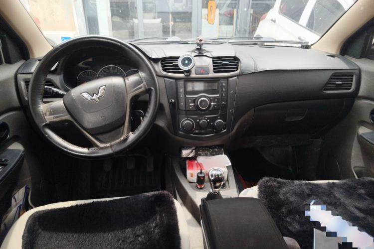 Used Wuling Hongguang 2015 1.2L S Base Model China V Standard Center Console