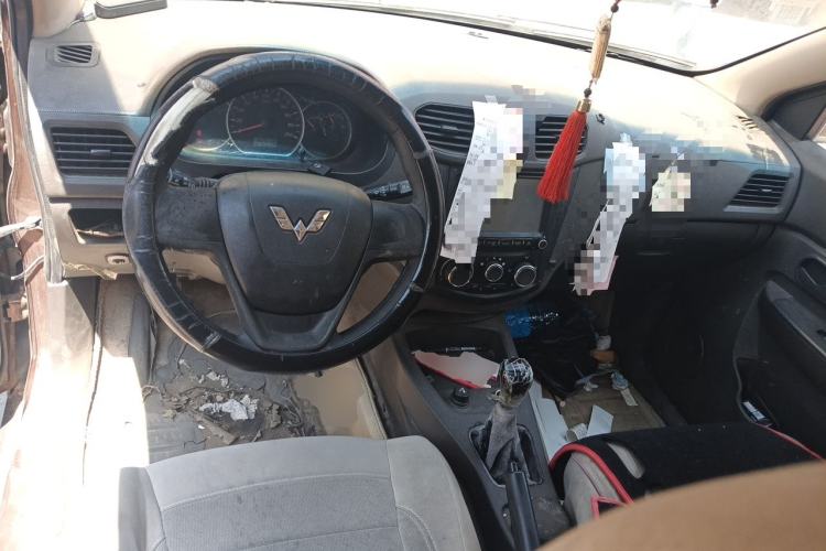 Used Wuling Hongguang 2015 1.5L S Base Model China IV Center Console