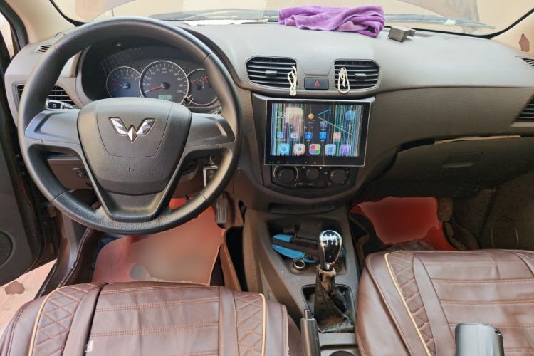 Used Wuling Hongguang 2015 1.5L S Basic Version China V Standard Center Console