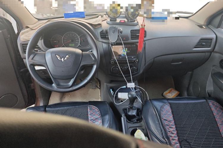 Used Wuling Hongguang 2015 1.2L S Base Model China V Standard Center Console