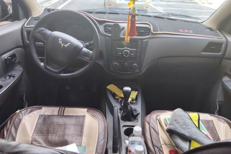 Used Wuling Hongguang 2015 1.2L S Base Model China V Standard Center Console