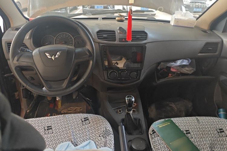 Used Wuling Hongguang 2015 1.2L S Base Model China V Standard Center Console