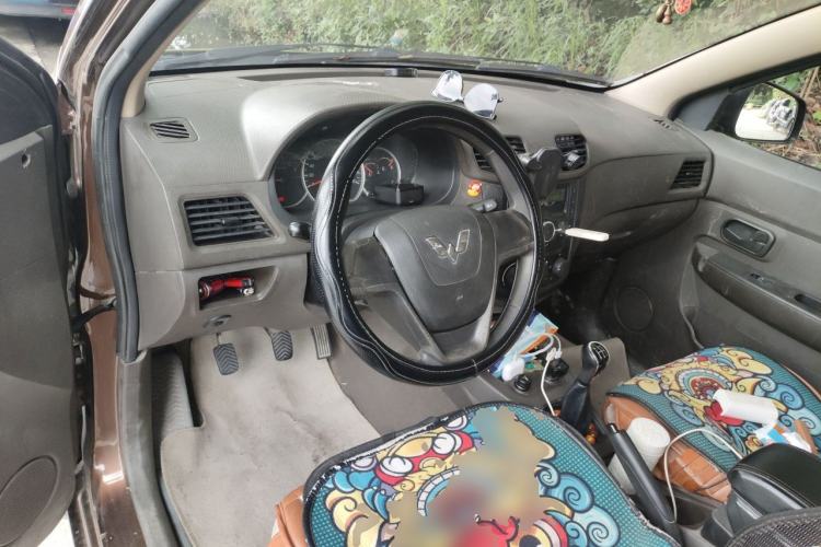 Used Wuling Hongguang 2015 1.2L S Base Model China IV Center Console
