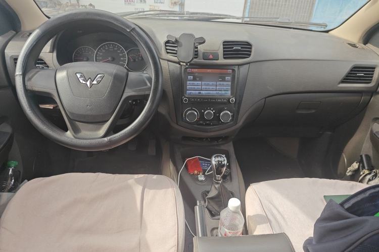 Used Wuling Hongguang 2015 1.2L S Base Model China IV Center Console