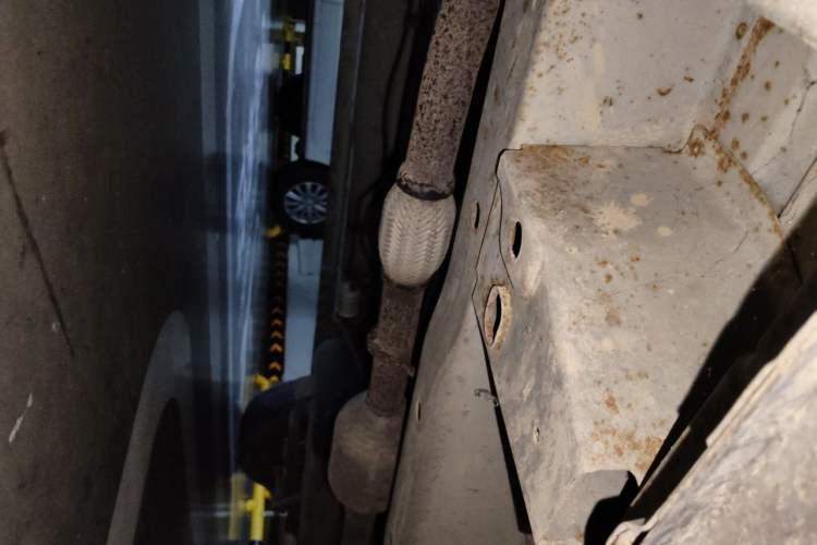 Used Wuling Hongguang 2015 1.2L S Base Model China V Standard Chassis Front Left