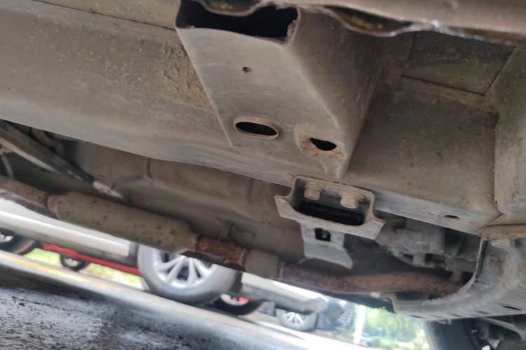 Used Wuling Hongguang 2015 1.5L S Base Model China IV Chassis Front Right