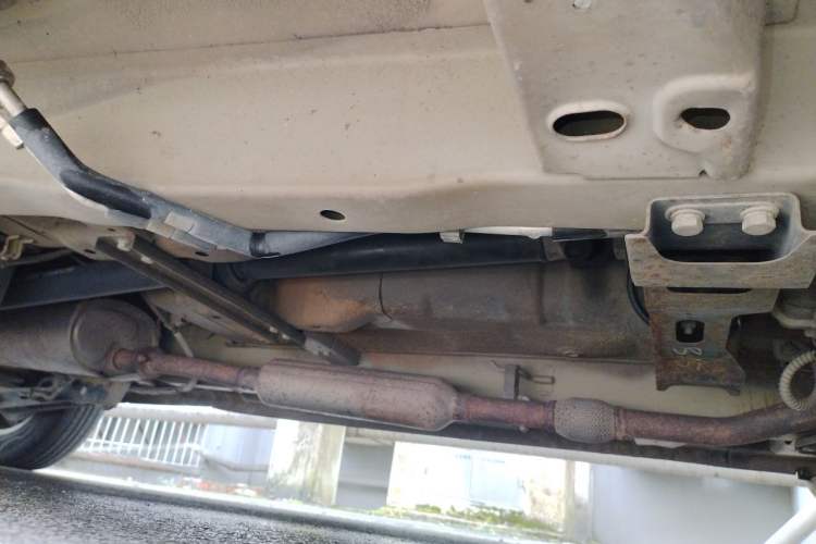 Used Wuling Hongguang 2015 1.5L S Basic Version China V Standard Chassis Front Right