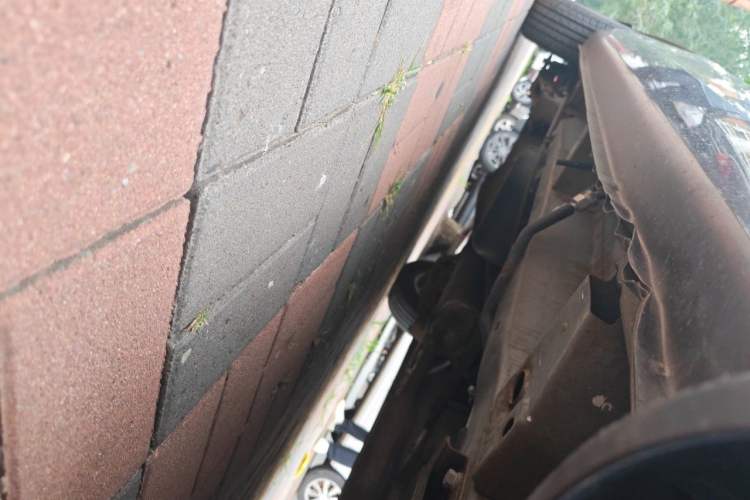 Used Wuling Hongguang 2015 1.5L S Basic Version China V Standard Chassis Front Right