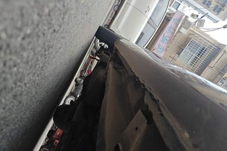 Used Wuling Hongguang 2015 1.5L S Basic Version China V Standard Chassis Front Right