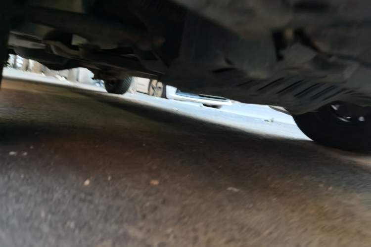 Used Wuling Hongguang 2015 1.5L S Basic Version China V Standard Chassis Front Right