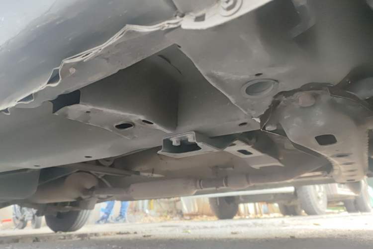 Used Wuling Hongguang 2015 1.5L S Basic Version China V Standard Chassis Front Right