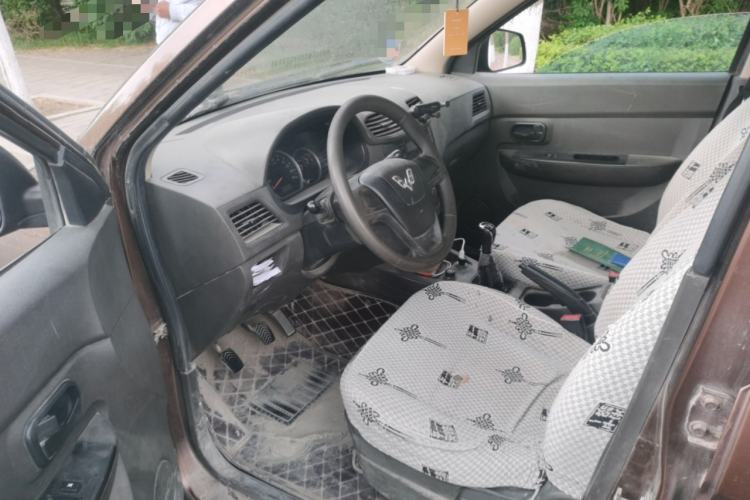 Used Wuling Hongguang 2015 1.2L S Base Model China V Standard Driver Seat