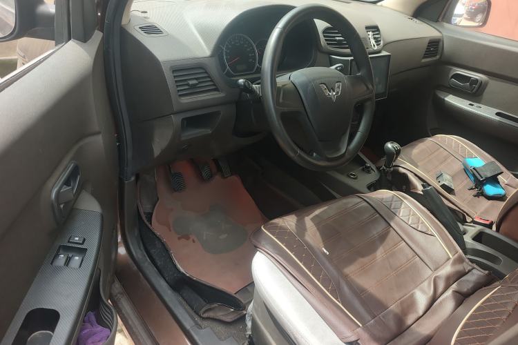 Used Wuling Hongguang 2015 1.5L S Basic Version China V Standard Driver Seat