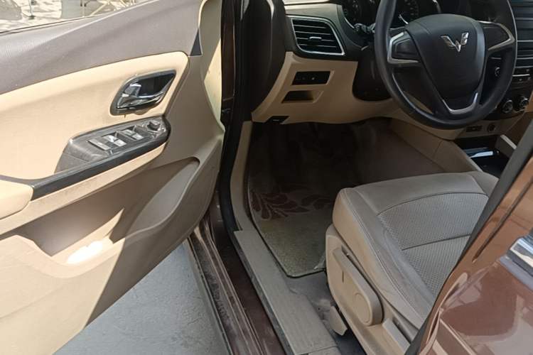 Used Wuling Hongguang 2015 1.5L S1 Comfort China V Standard Driver Seat