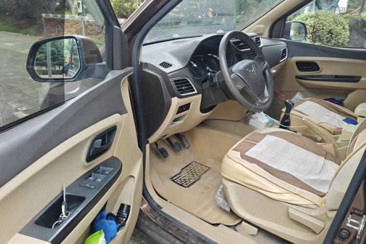 Used Wuling Hongguang 2015 1.5L S1 Standard China V-Emission Standards Driver Seat