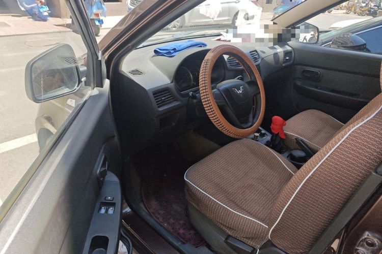 Used Wuling Hongguang 2015 1.5L S Base Model China IV Driver Seat