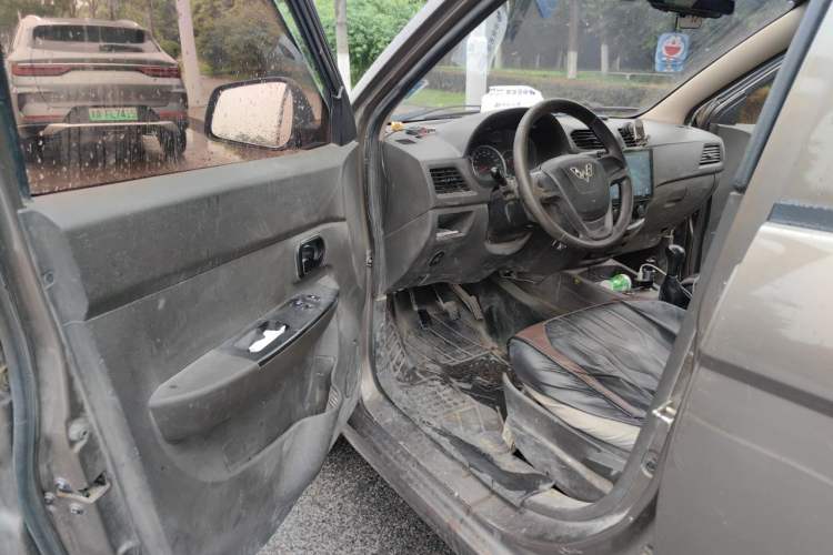 Used Wuling Hongguang 2015 1.2L S Base Model China V Standard Driver Seat