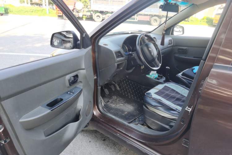 Used Wuling Hongguang 2015 1.5L S Basic Version China V Standard Driver Seat