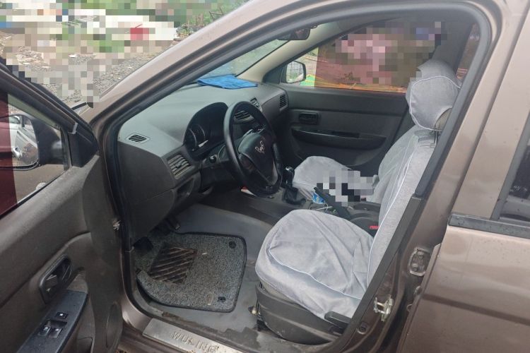 Used Wuling Hongguang 2015 1.5L S Basic Version China V Standard Driver Seat