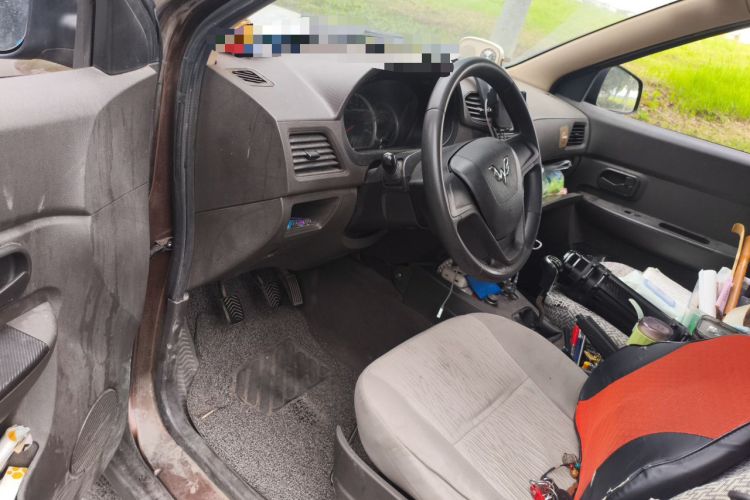 Used Wuling Hongguang 2015 1.5L S Basic Version China V Standard Driver Seat
