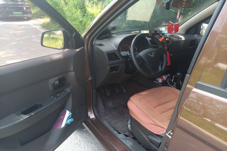 Used Wuling Hongguang 2015 1.5L S Basic Version China V Standard Driver Seat