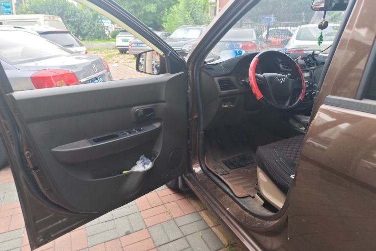Used Wuling Hongguang 2015 1.5L S Basic Version China V Standard Driver Seat