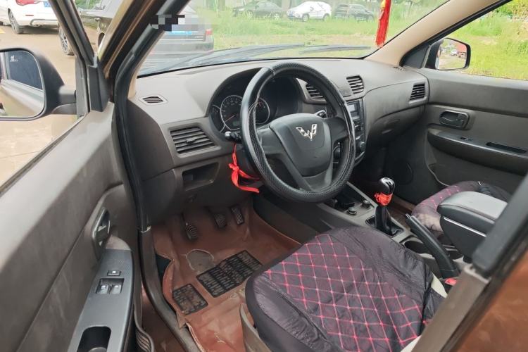 Used Wuling Hongguang 2015 1.2L S Base Model China V Standard Driver Seat