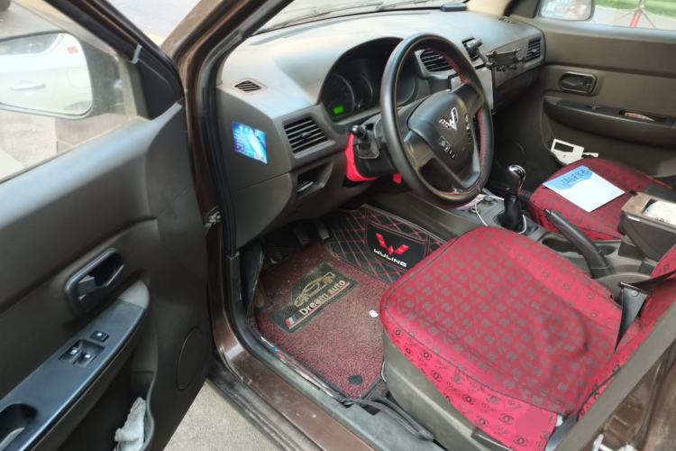 Used Wuling Hongguang 2015 1.5L S Basic Version China V Standard Driver Seat