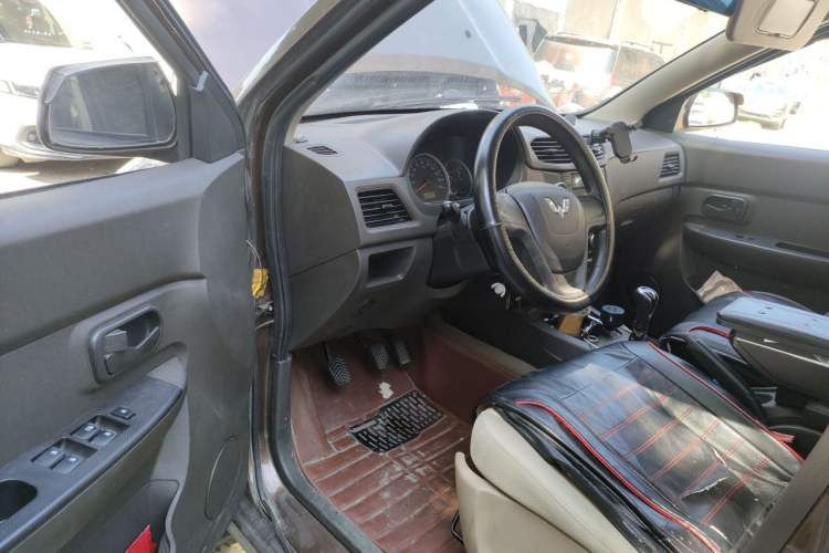 Used Wuling Hongguang 2015 1.2L S Base Model China V Standard Driver Seat