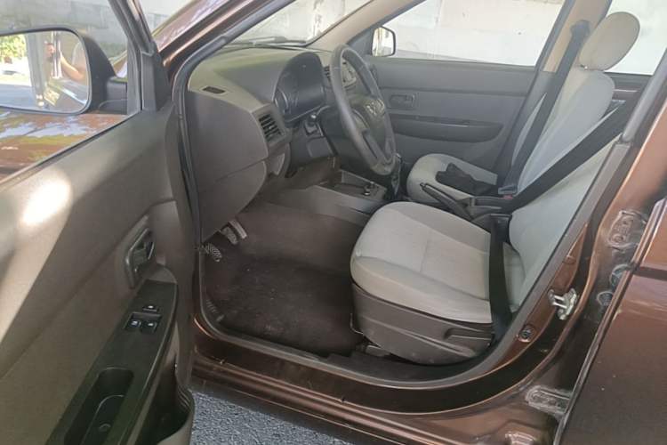 Used Wuling Hongguang 2015 1.5L S Base Model China IV Driver Seat