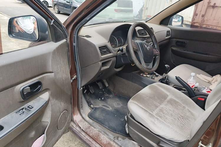 Used Wuling Hongguang 2015 1.2L S Base Model China V Standard Driver Seat