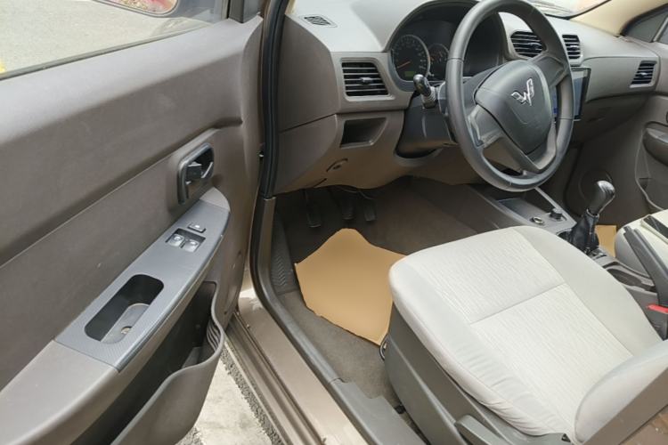 Used Wuling Hongguang 2015 1.2L S Base Model China V Standard Driver Seat
