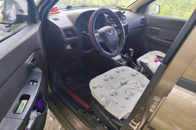 Used Wuling Hongguang 2015 1.5L S Basic Version China V Standard Driver Seat