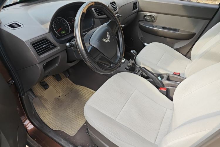 Used Wuling Hongguang 2015 1.2L S Base Model China V Standard Driver Seat